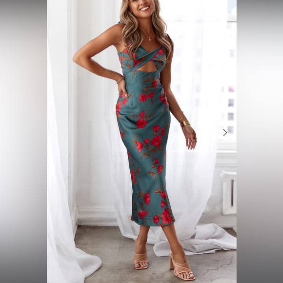 Hello Molly Green Floral Dress - Picture 2 of 16